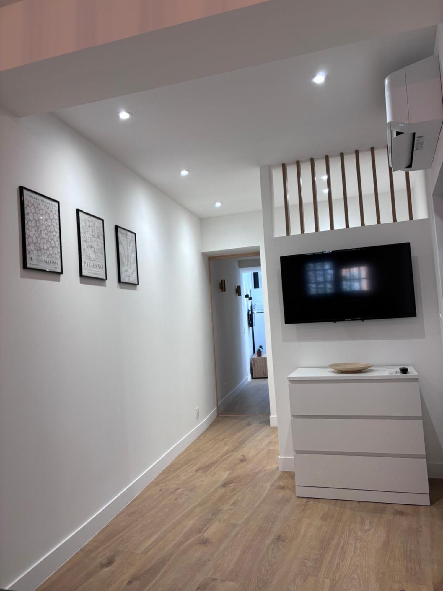 Charmant Appartement Au Coeur De Villeneuve Loubet Exterior foto
